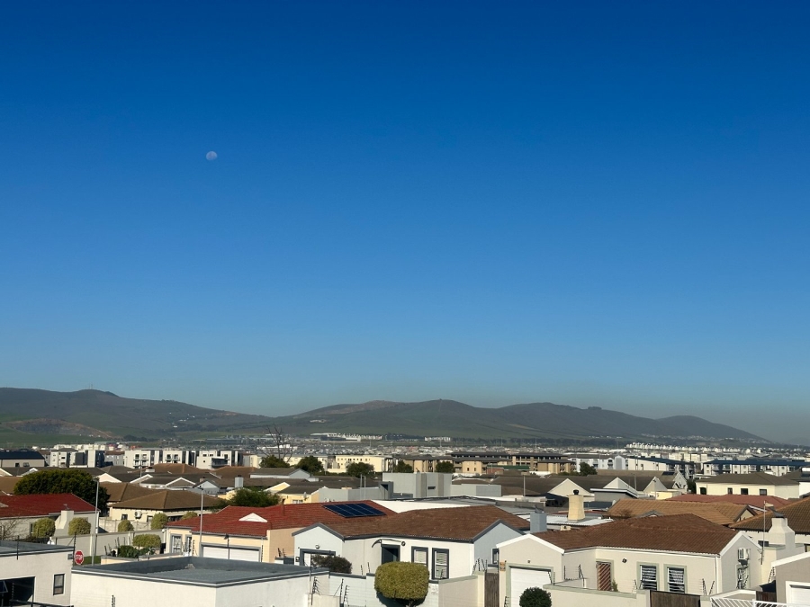 2 Bedroom Property for Sale in Parklands Western Cape